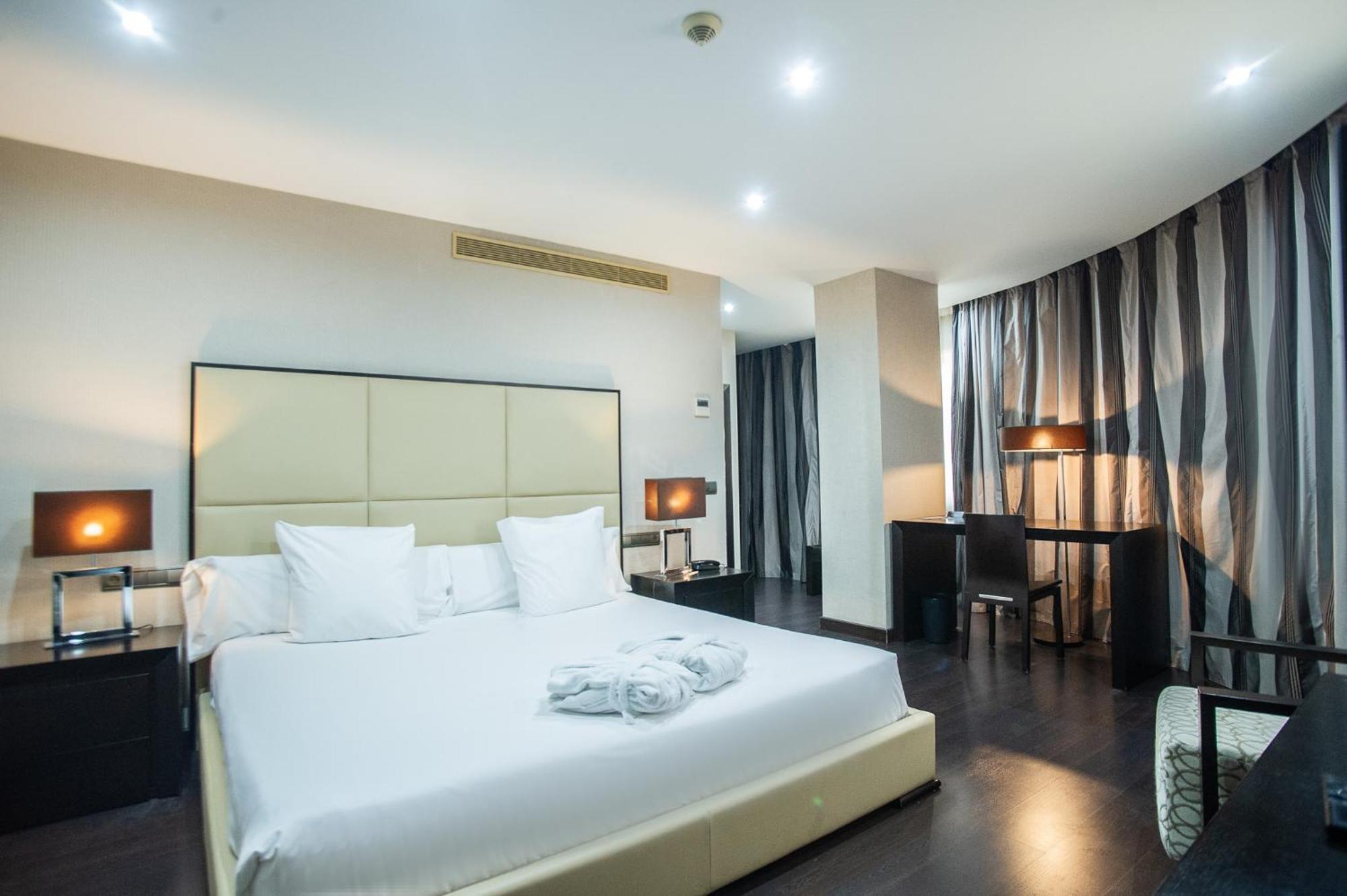 Azz Asturias Langrehotel & Spa Лангрео Экстерьер фото